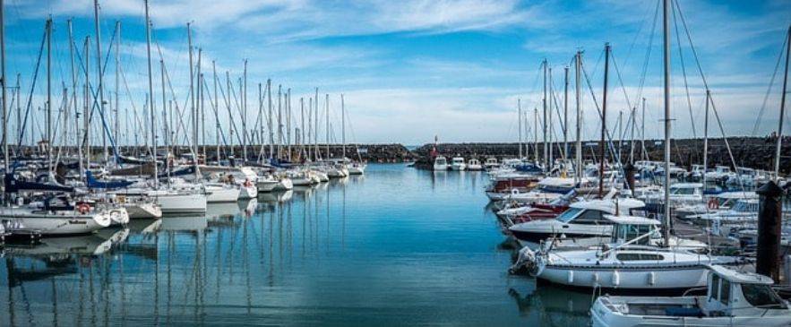 Marina with sailboats for ASA 103 training